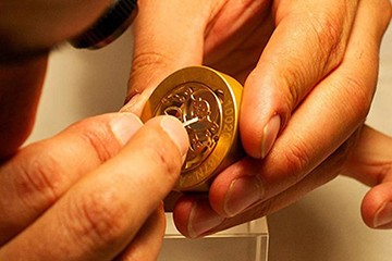 武汉劳力士自动机械表为什么走快